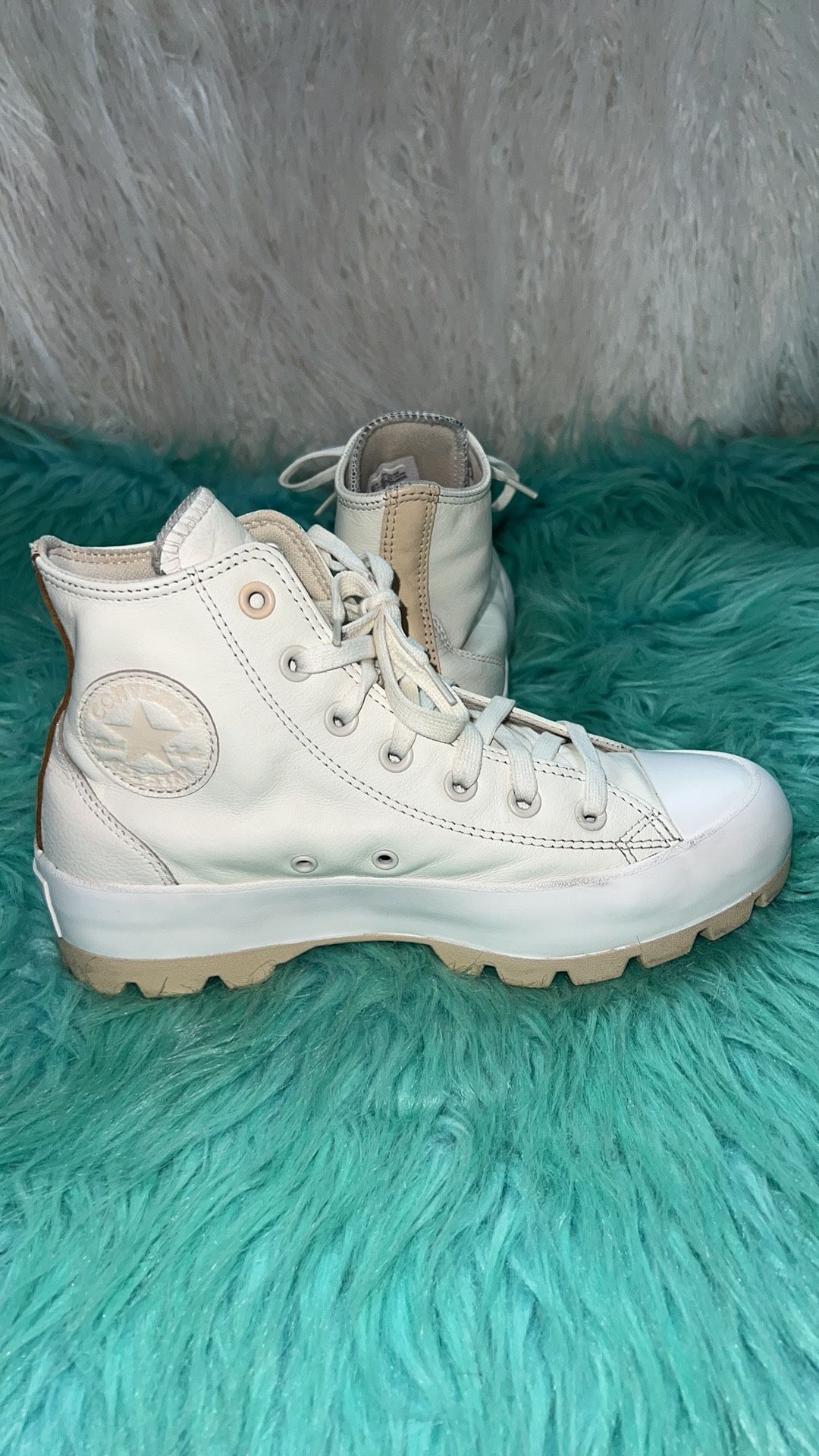 Converse All Star Cream Colored Leather Lugged Sneakers W8