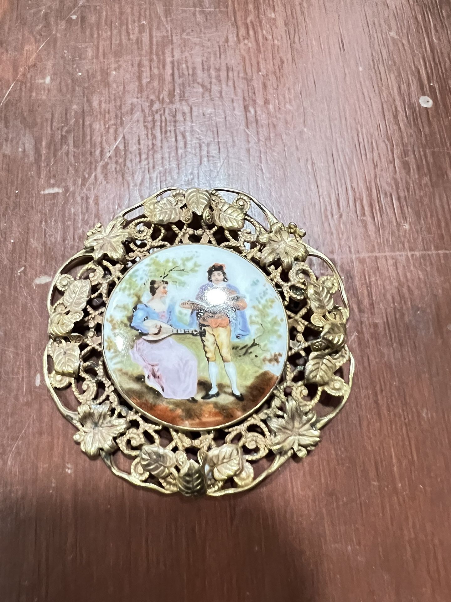 Vintage Victorian Courting brooch pin
