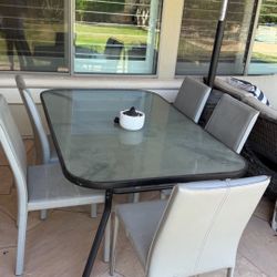 Outdoor Table And Chairs 