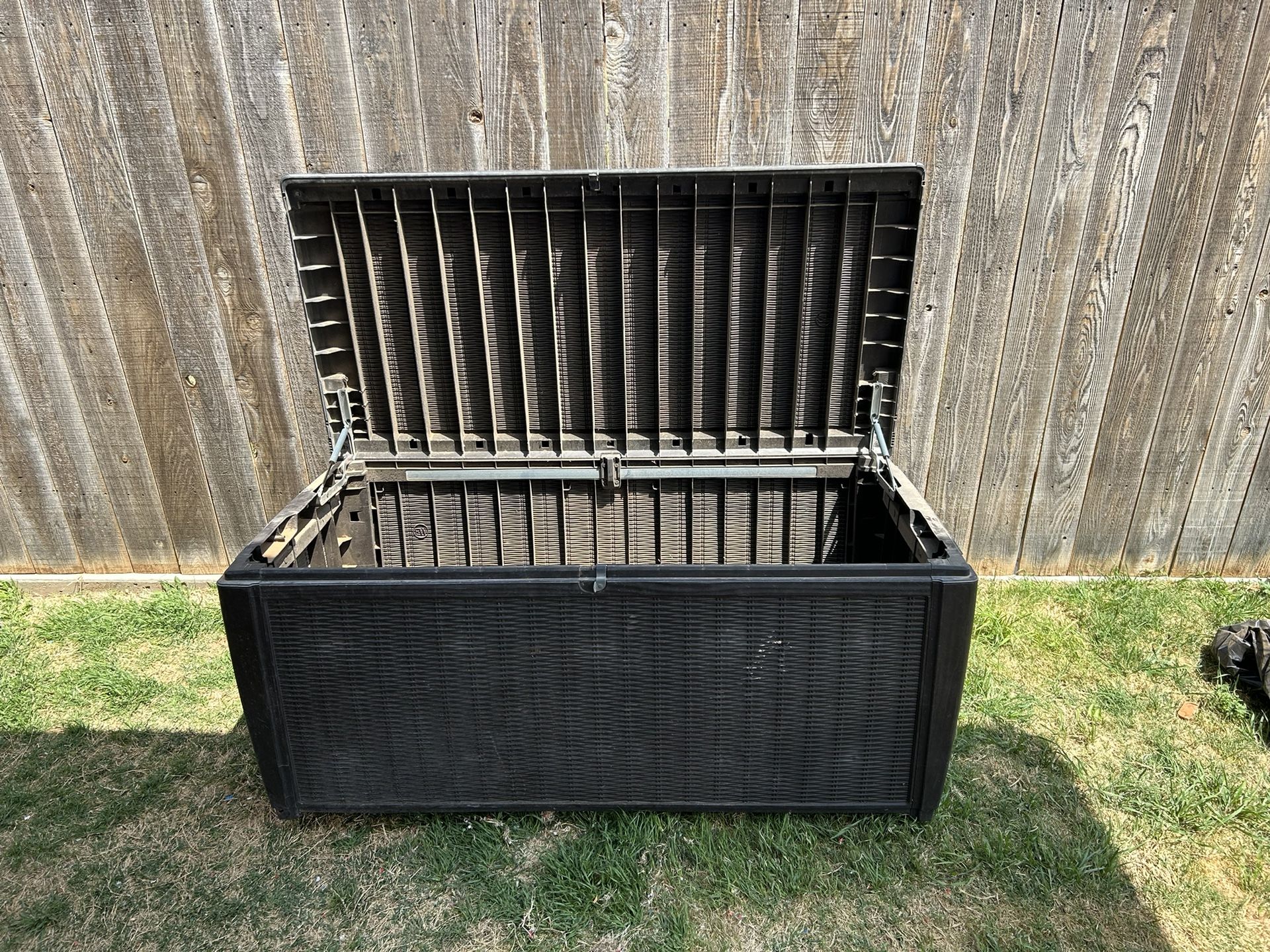Deck Box