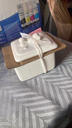 White Ceramic bakeware Gift Box with Lid