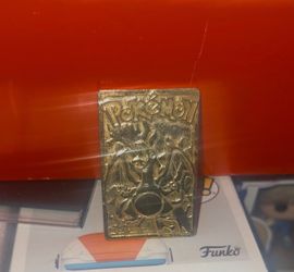 Gold nintendo charizard