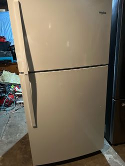white whirlpool refrigerator