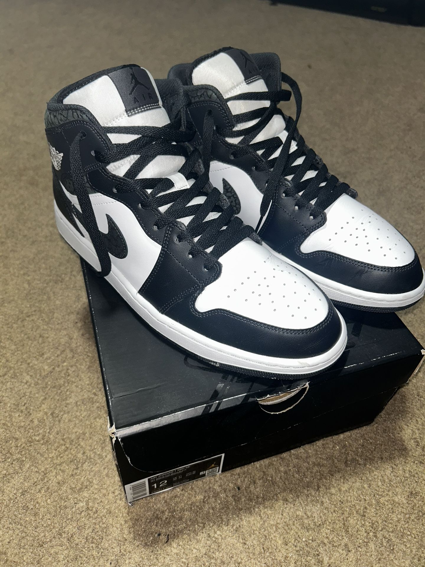 Jordan 1 Mid