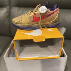 Brand New Nike Kobe Undefeated - Size 6