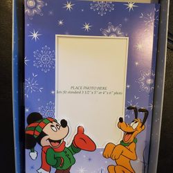 Disney Holiday Greeting Cards + Envelopes