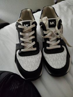 Michael kors shoes size 9 mens