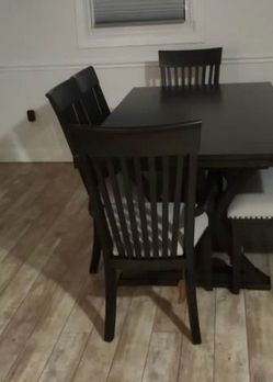 Raymour and Flanagan dining set