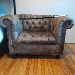 Oversize Toffle Leather Chair 