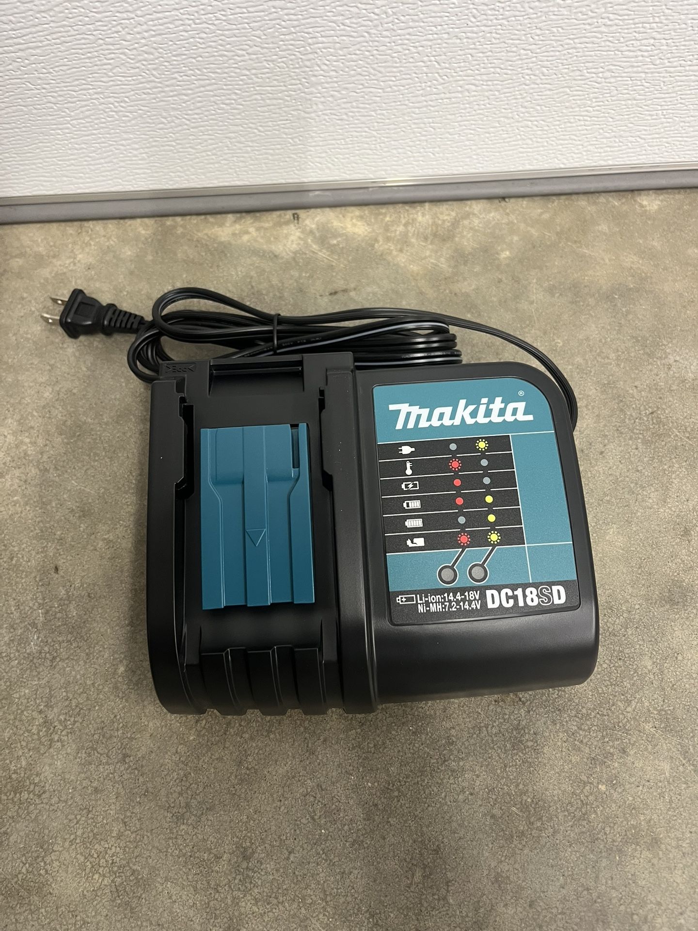 Makita 18V LXT Lithium-Ion Rapid Optimum Battery Charger $129 plus tax at Home Depot New never been used