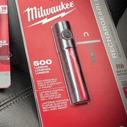 Milwaukee 500 Lumen Flashlight 