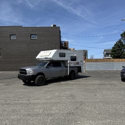 1997 Lance Inbed Camper