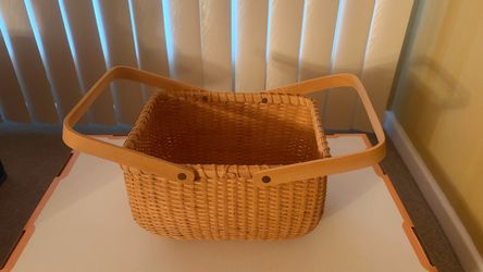 Vintage beautiful basket New condition