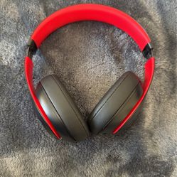 Beats Studio 3 wireless Black And Red