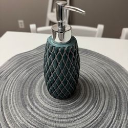 Handsoap dispenser