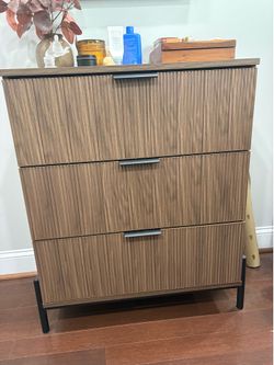 3-Drawer Dresser