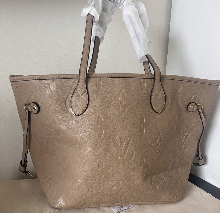 Louis Vuitton New Wave Chain Bags 5 2 Patient for Sale in Bonita Springs,  FL - OfferUp