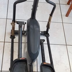 Elliptical (Excellent Condition)