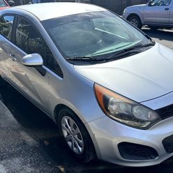 2014 Kia Rio Shell
