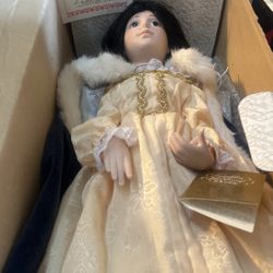 Queen Anne Franklin Heirloom Doll