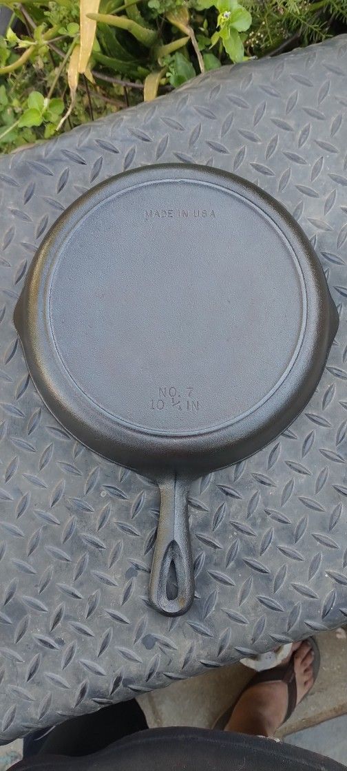 BSR #7 cast Iron skillet (Birmingham Stove & Range)