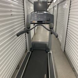 Life Fitness Integrity Treadmill 