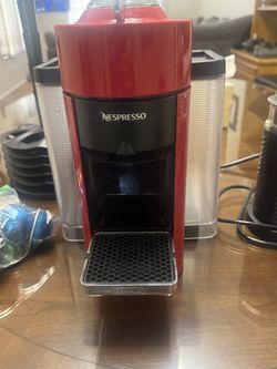 Nespresso Vertuo with pods and frother