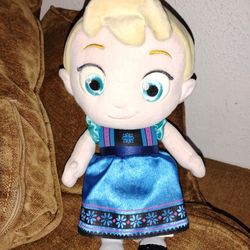 Disney Store exclusive Elsa toddler plush doll from the movie Frozen!