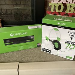 XBOX ONE - Kinect Sensor & Gaming Headset