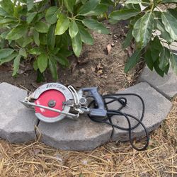 Heavy Duty Industrial Skil Saw. HD77 .