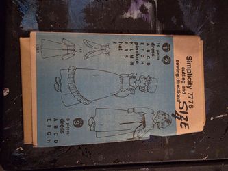 Vintage Simplicity 7776 factory folded from 1976