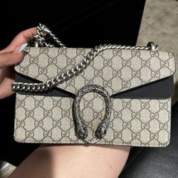 Gucci Dionysus Medium GG Shoulder Bag 
