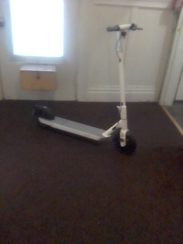 Okai Skooter.