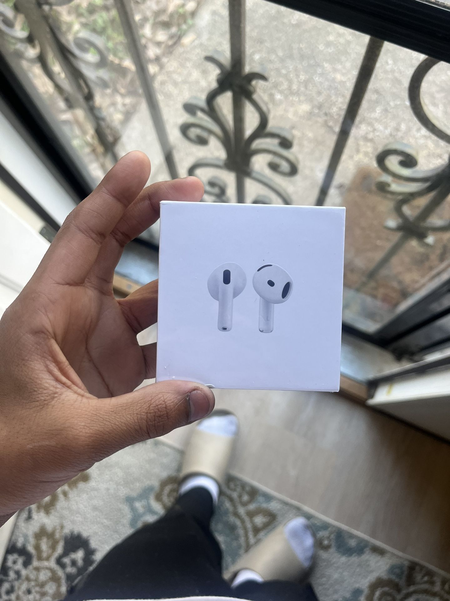 AirPods 4