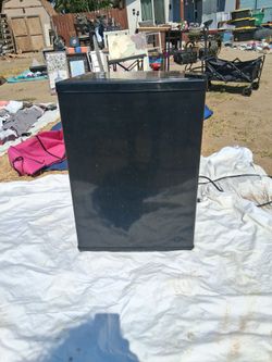 Black Refrigerator 2 1/2 feet tall (small)