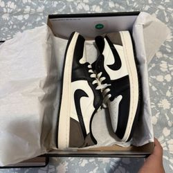 Jordan 1 Low Mocha