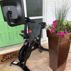 Peloton+ Plus with large swivel screen! Kept indoor. Auto resistance.