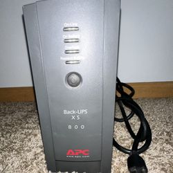 APC Back-UPS XS 800 (Tested & Not Working) - Has Battery - (FOR PARTS OR FIXING)