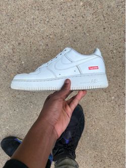 SUPREME AF1 WHITE USED FEW FITS WITH THE SHOES HMU!