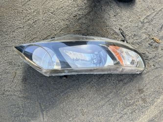 2006–2011 Honda Civic Passenger Side Headlight Assembly OEM Used