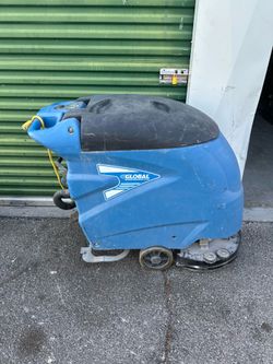 Floor scrubber