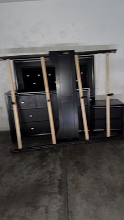Queen Bedroom Set $300 obo