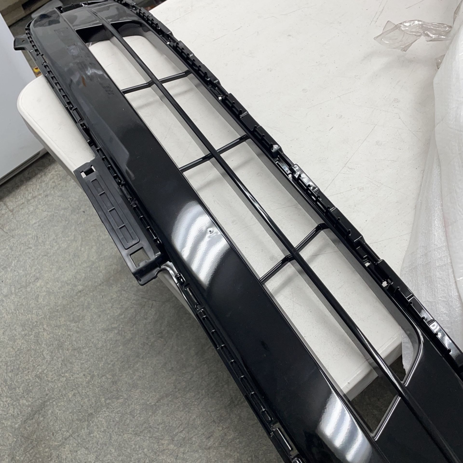 2016-2018 Kia Sorento Bumper Cover Grill