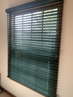 HUNTER DOUGLAS 2 IN WOOD BLIND+VALANCE, HUNTER GREEN, 47.75H X 62H
