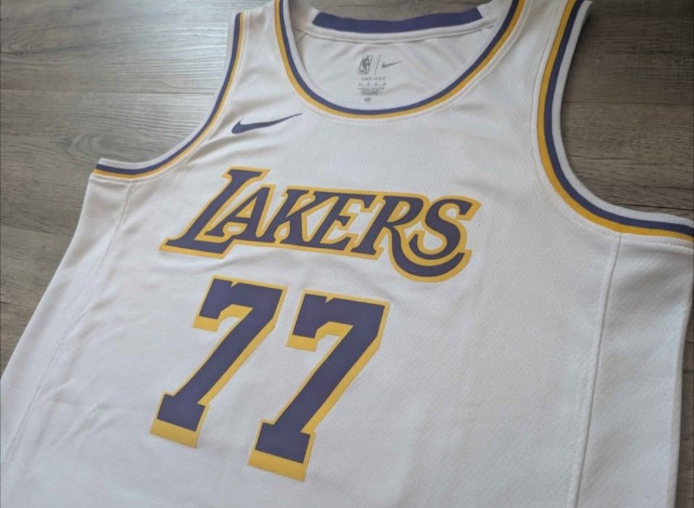 Luka Doncic Lakers Jersey #77 Medium
