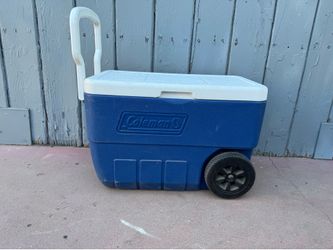Blue cooler in very good condition