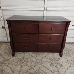 6 -Drawers Dresser ,Good Conditions 👍, Brown Color, Measurement: W 48.5" × D 20" × H 35"