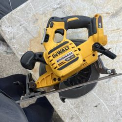 DEWALT FLEXVOLT 60V MAX Cordless Brushless 7-1/4 in. Wormdrive Style Circular Saw (Tool Only)