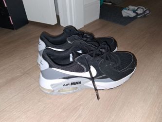 NIKE AIR MAX.   8.5