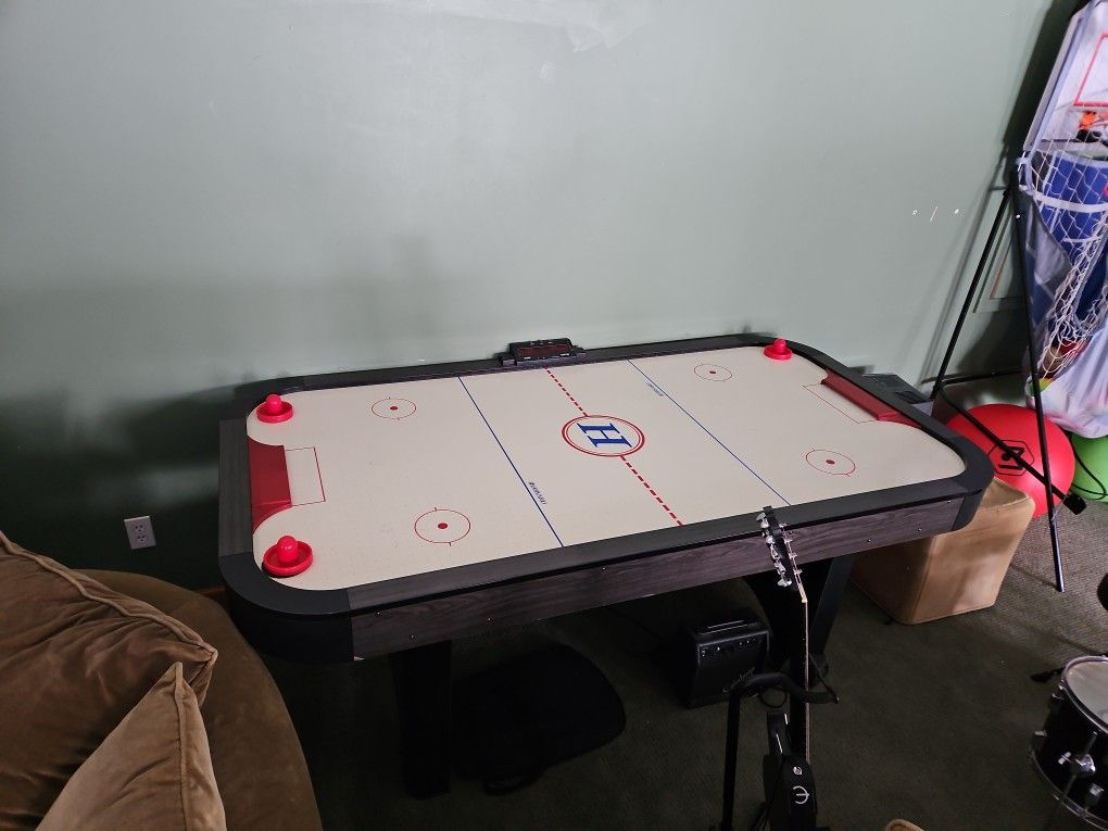 Air Hockey Table